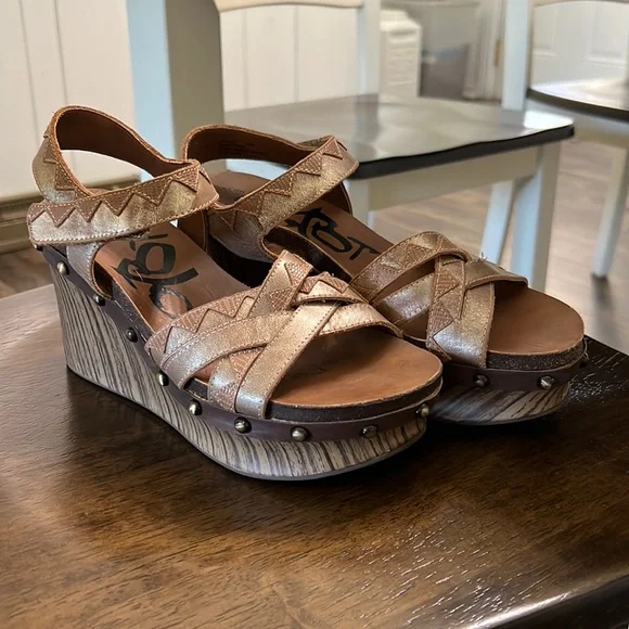 Wedges - Picture 1 of 3